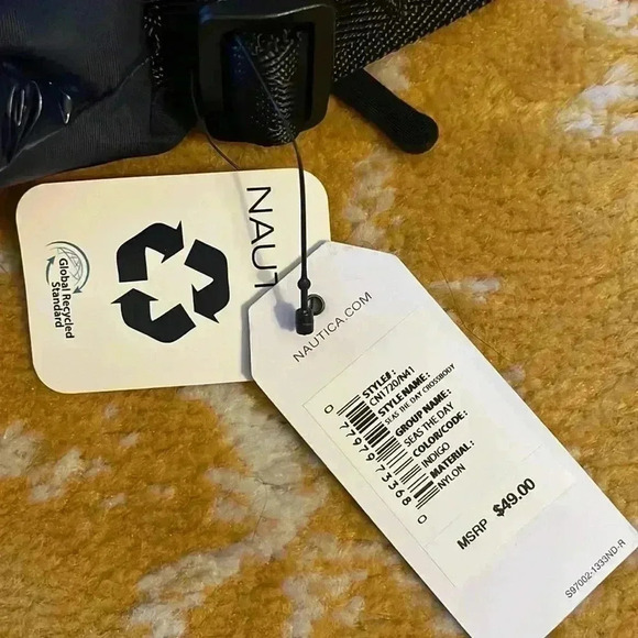 Nautica recycled, nylon shoulder cross body padded adjustable bag NWT - Picture 4 of 7